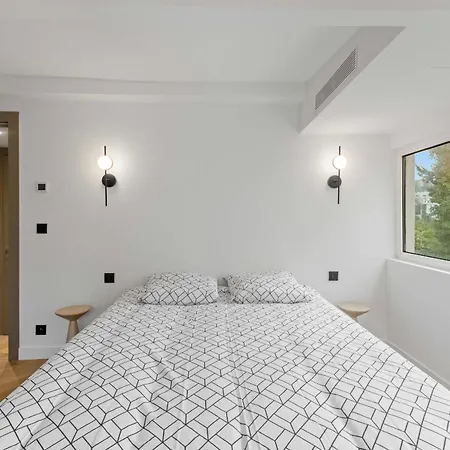 Вилла Luxueuse L'olivier 4 Jacuzzi *