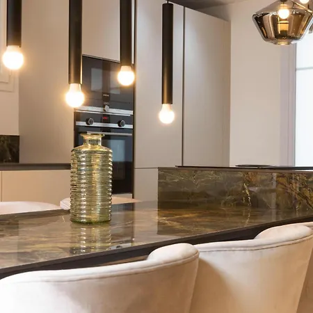 Luxueuse L'olivier 4 Jacuzzi * Κάννες