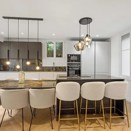 Luxueuse L'olivier 4 Jacuzzi * Κάννες