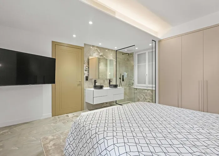 Luxueuse L'olivier 4 Jacuzzi فيلة كان